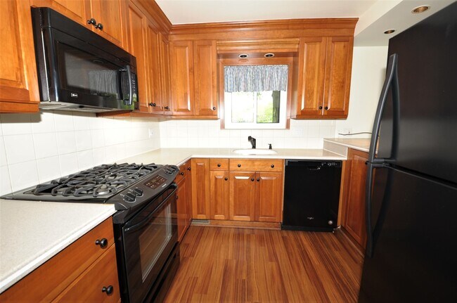 Building Photo - 356 Bloomfield Ln