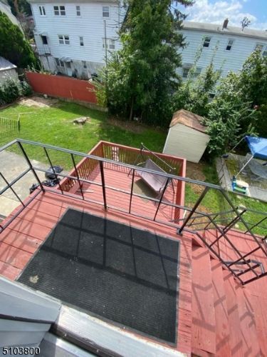 Foto del edificio - 79 Hillcrest Ave