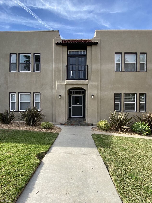 Primary Photo - 1441 Edgecliffe Dr