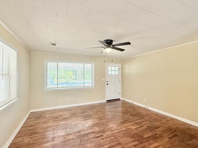 Foto del edificio - 8920 Lewis St