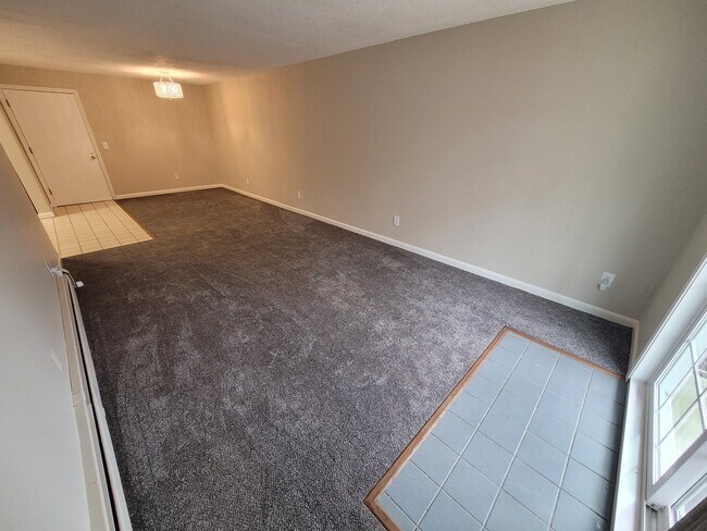 Building Photo - 377 Huse Rd
