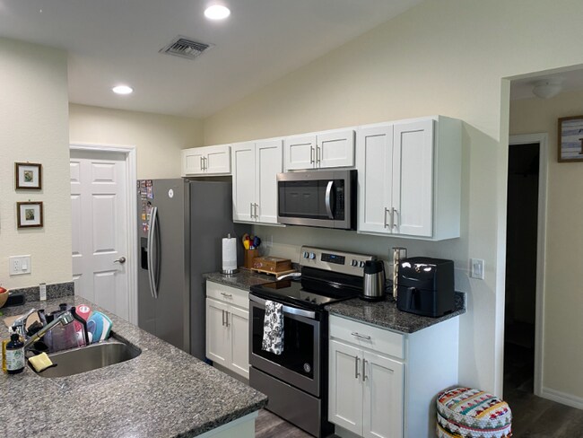Building Photo - 7022 Palpano Cir