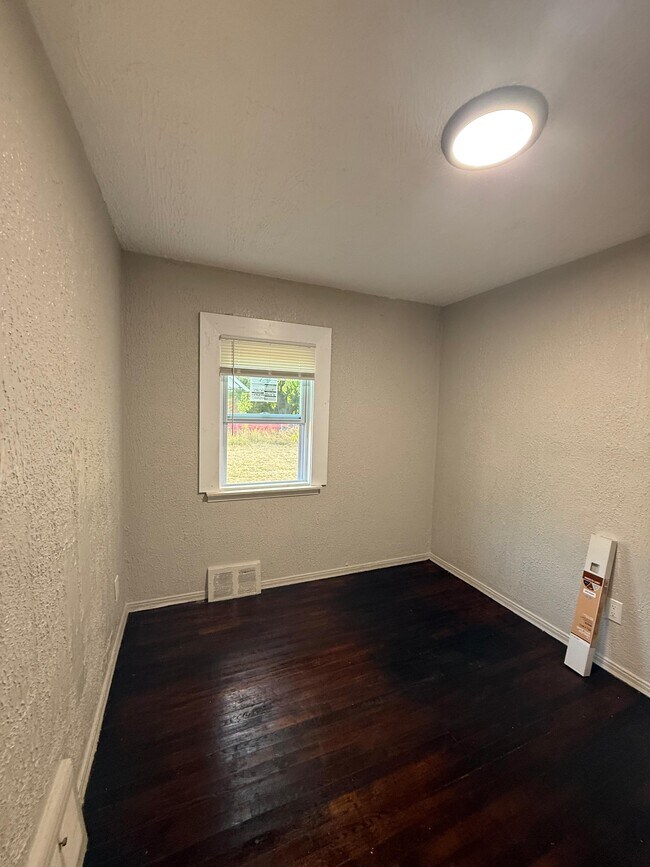 Foto del edificio - 14891 Hartwell St