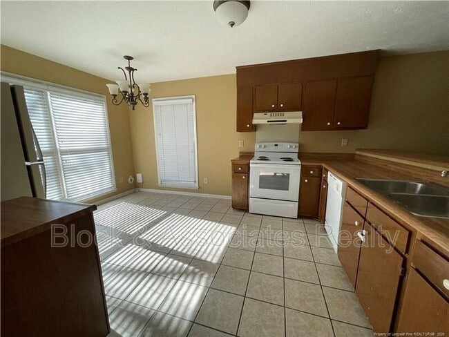 Foto del edificio - 5736 Waters Edge Dr