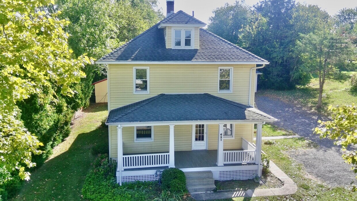 Primary Photo - 621 S Main St