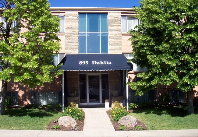 Building Photo - 895 Dahlia St