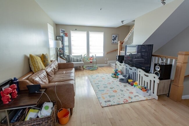 Foto del edificio - 316 Rindge Ave