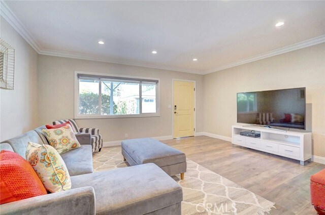 Foto del edificio - 6233 Hart Ave