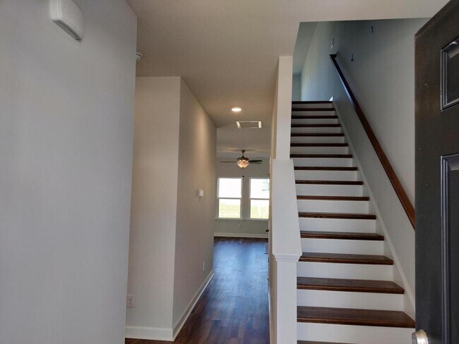 Building Photo - 315 Palio Court