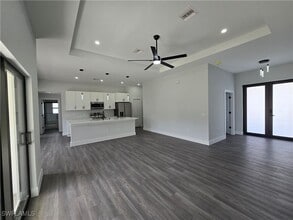 Building Photo - 1605 W 11th St