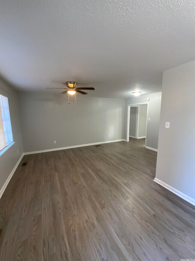 Building Photo - 1505 Glenda Dr