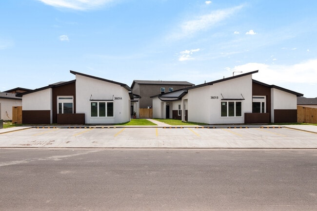 3601 Hidalgo Cir