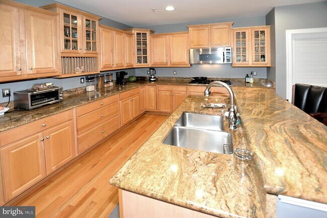 Foto del edificio - 2058 Beacon Heights Dr