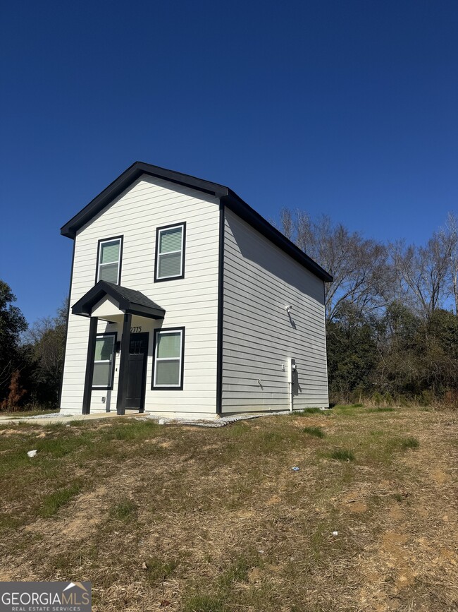 Building Photo - 2775 Village Green Ln