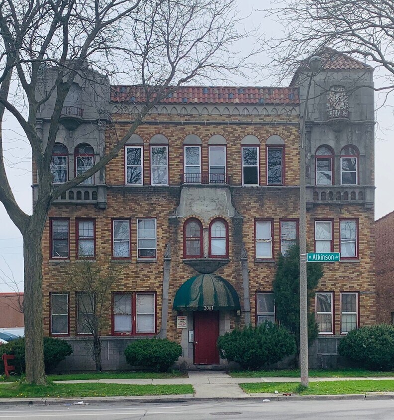 2061 W Atkinson Ave Unit 201, Milwaukee, WI 53209 Apartments in