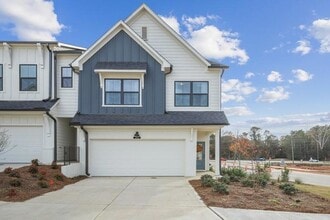 Building Photo - 111 Lipscomb Cir SE