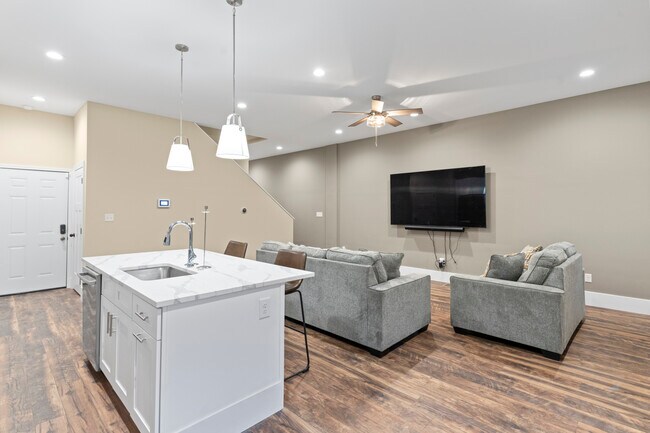 Foto del edificio - 5424 Delmar Ct