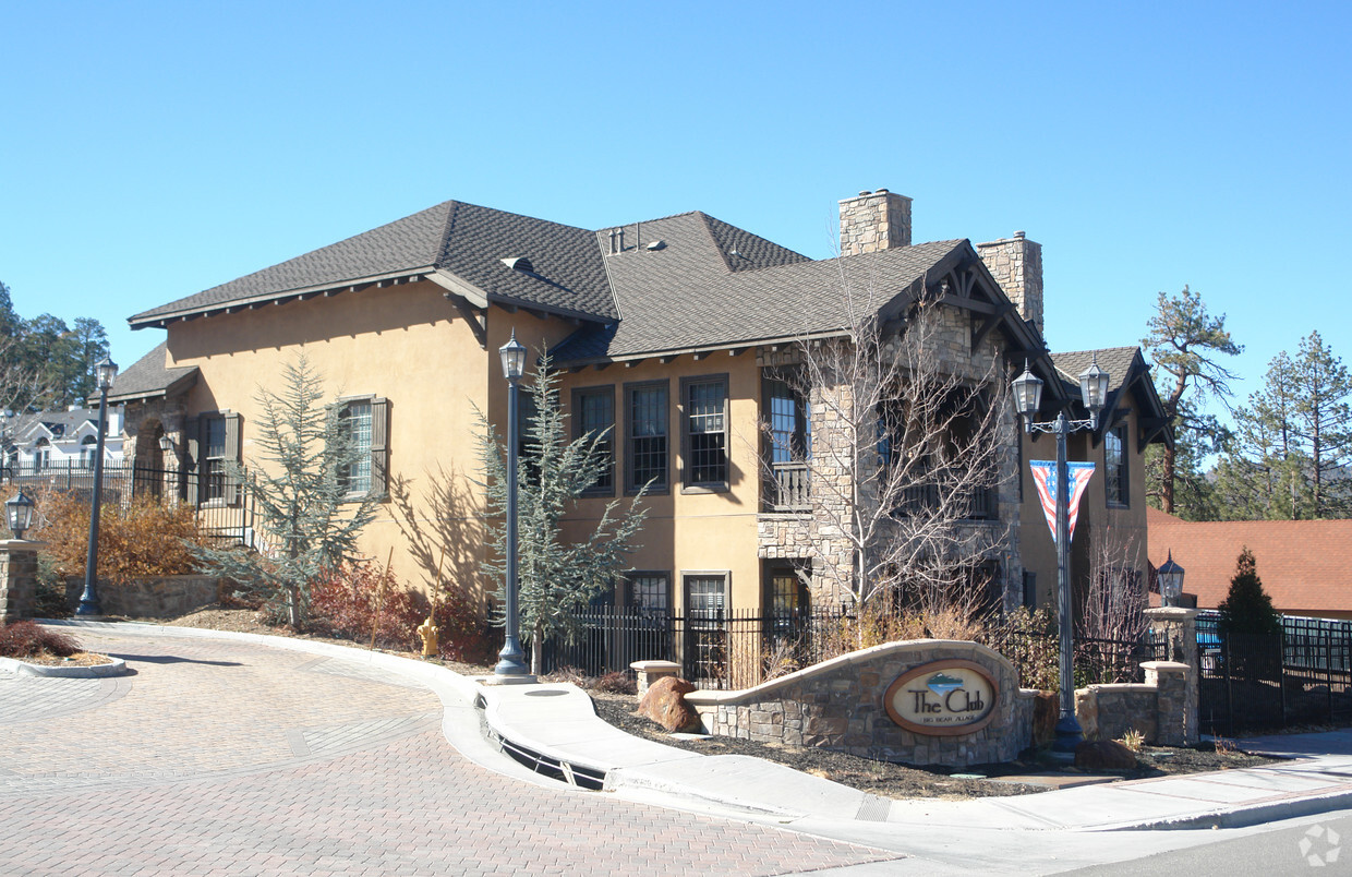 Primary Photo - 40671 G Village Dr