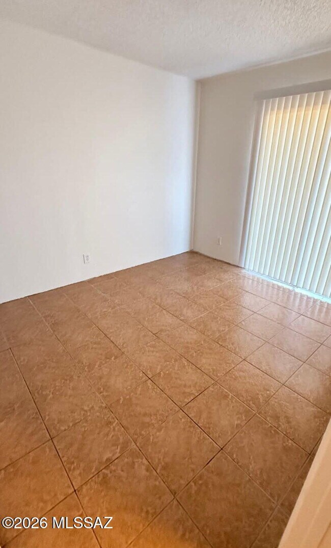 Foto del edificio - 3313 E Blacklidge Dr