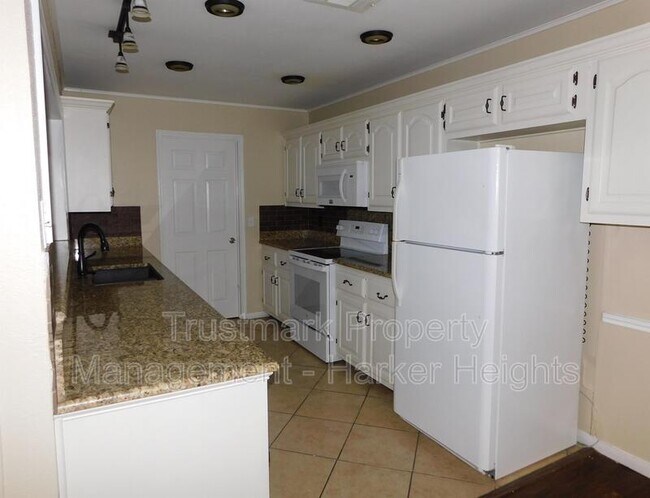 Building Photo - 505 Sun Meadows Dr