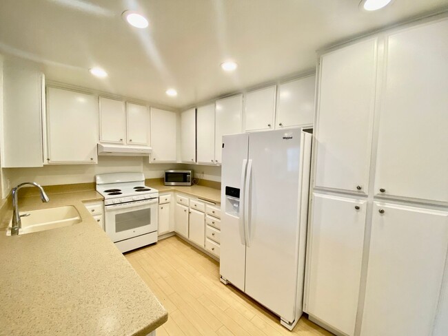Foto del edificio - Beautiful Condo in Mission Valley Area wit...