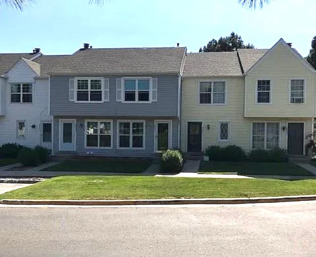 Updated 2 bed/2.5 bath townhome in Bear Creek - Updated 2 bed/2.5 bath townhome in Bear Creek