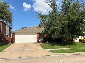 Building Photo - 304 Lakefront Dr