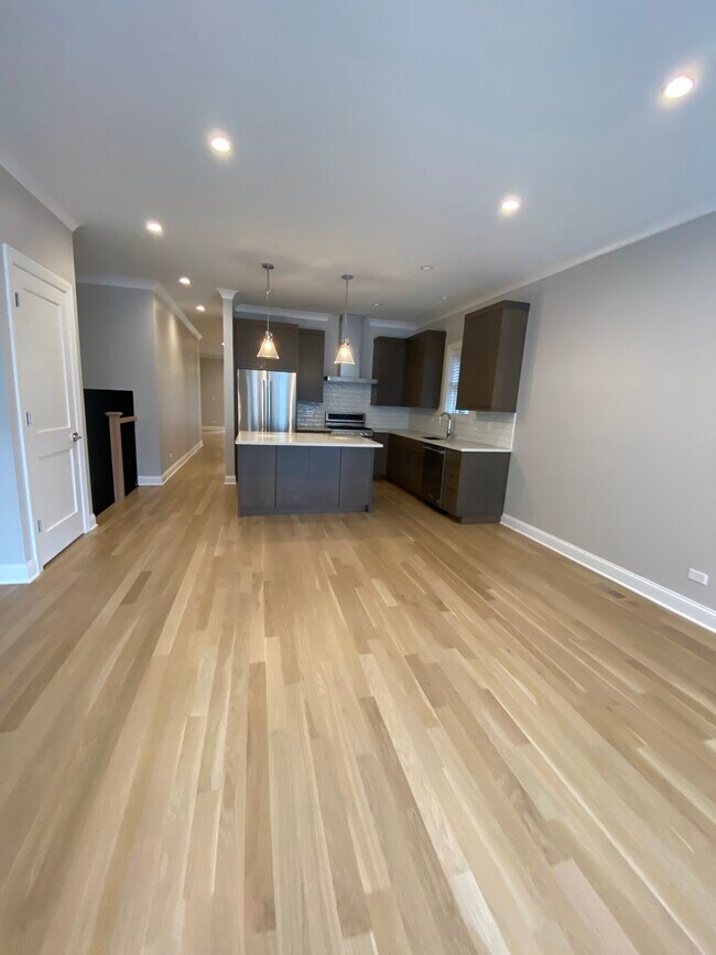 Foto del edificio - 3229 N Kenmore Ave