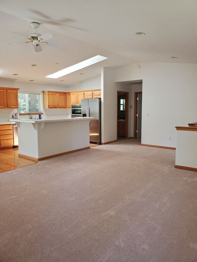 Building Photo - Beautiful Montgomery Estates Home - Long Term Rental