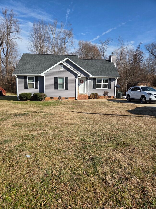 Front facing Nealtown Road - 1214 Nealtown Rd