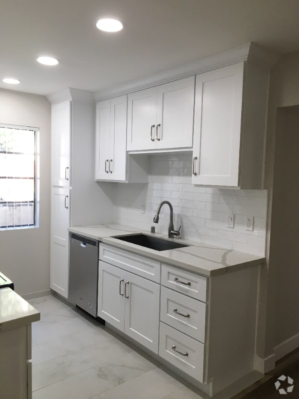 Building Photo - 626 E Verdugo Ave