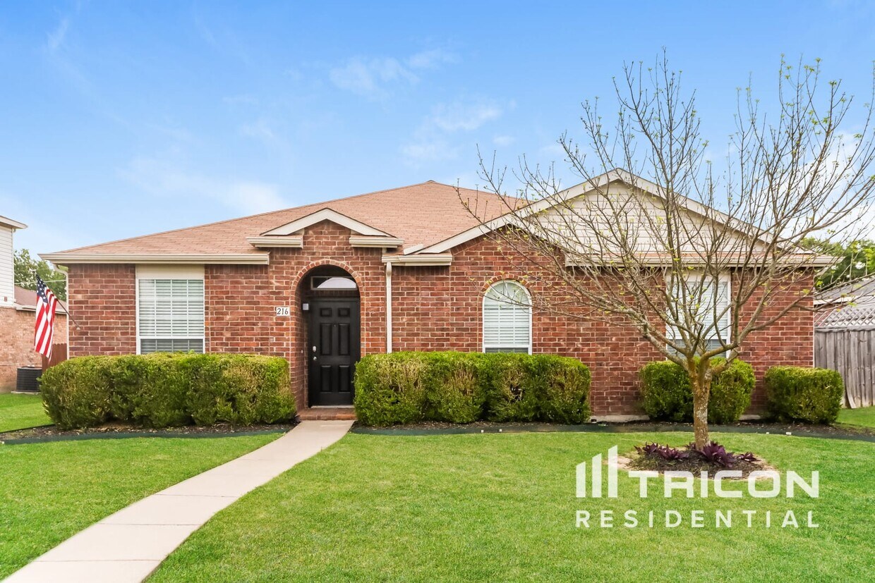 Foto principal - 216 Maplecrest Dr