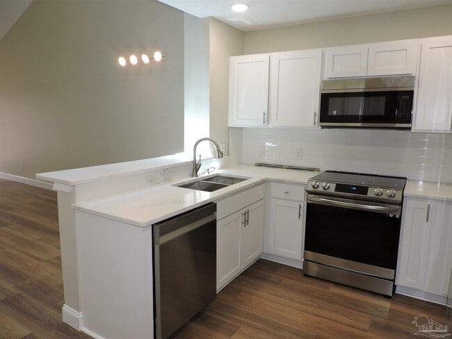 Building Photo - 5001 Grande Dr