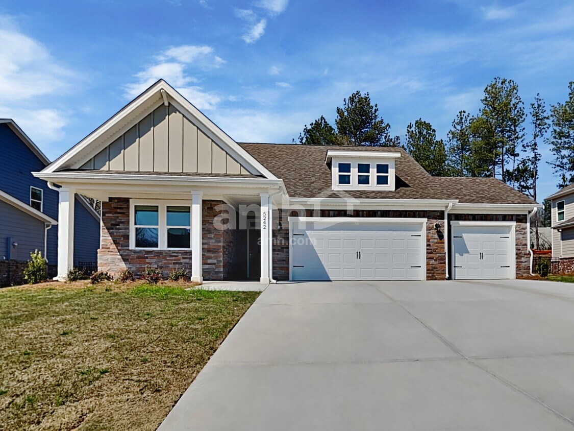 Foto principal - 5242 Blue Mountain Dr