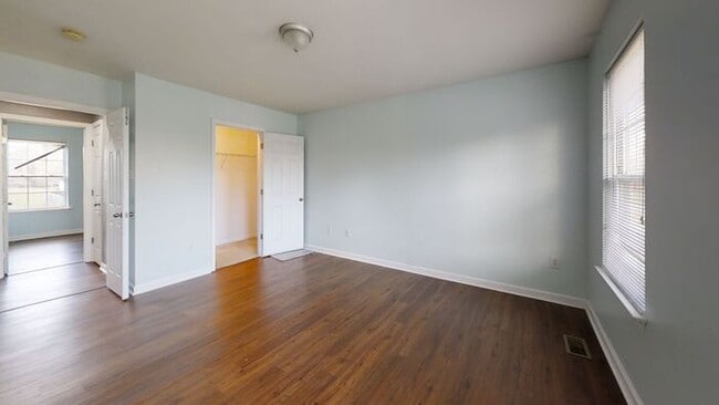 Building Photo - 3 Bedrooms 3 Bathroom Townhome