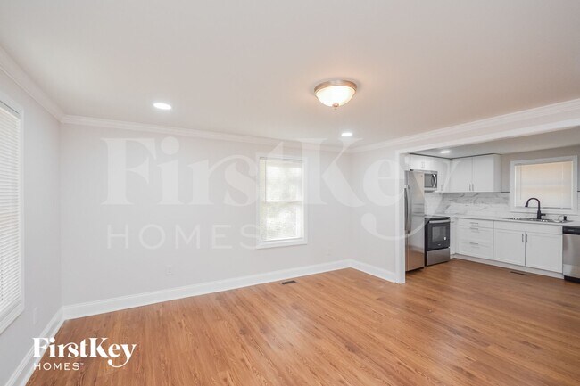 Foto del edificio - 4687 Clemmons Dr