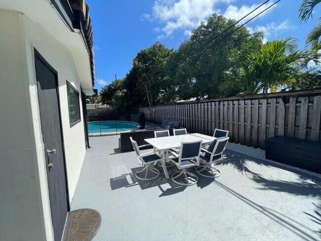 Foto del edificio - 2620 NE 19th St