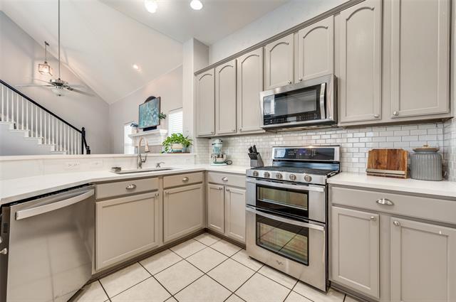 Building Photo - 933 Wenk Ct