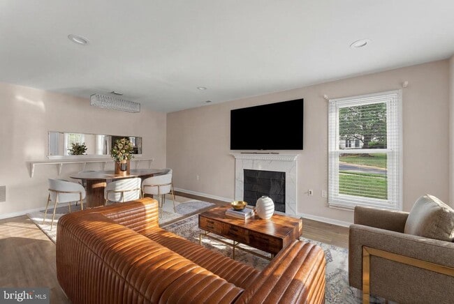 Building Photo - 7302 Rokeby Dr