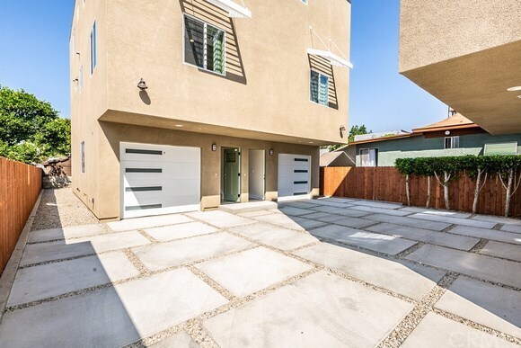 Primary Photo - 1743 S Berendo St