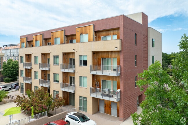 Vista alternativa del edificio - Garden Court at Yale Station