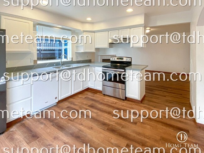 Building Photo - "Charming Bothell Retreat: 4-Bedroom Home ...
