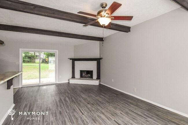Foto del edificio - 232 Pinewood Dr