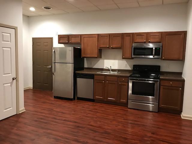 Foto del edificio - 211 W State St