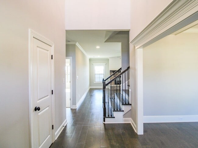 Building Photo - Charming full brick home in Whispering Pin...
