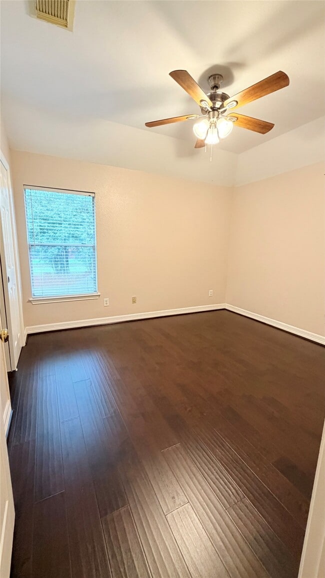 Building Photo - 2218 Blue Rose Dr