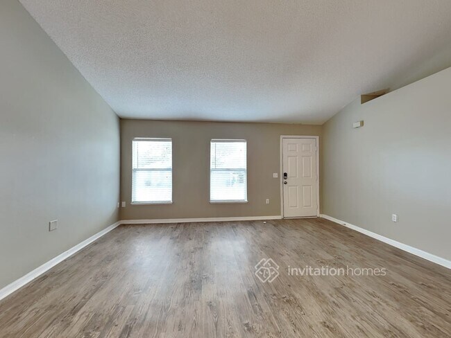Building Photo - 5882 Windridge Dr