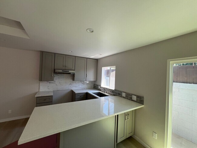 Building Photo - 51st Street Apartments Triplex