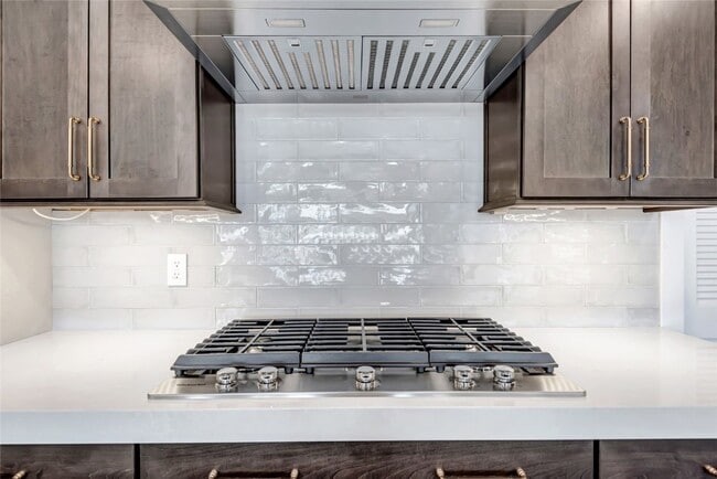 Foto del edificio - 16460 Wildhorse Lk Blvd