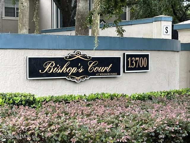 Building Photo - 13700 Richmond Park Dr N